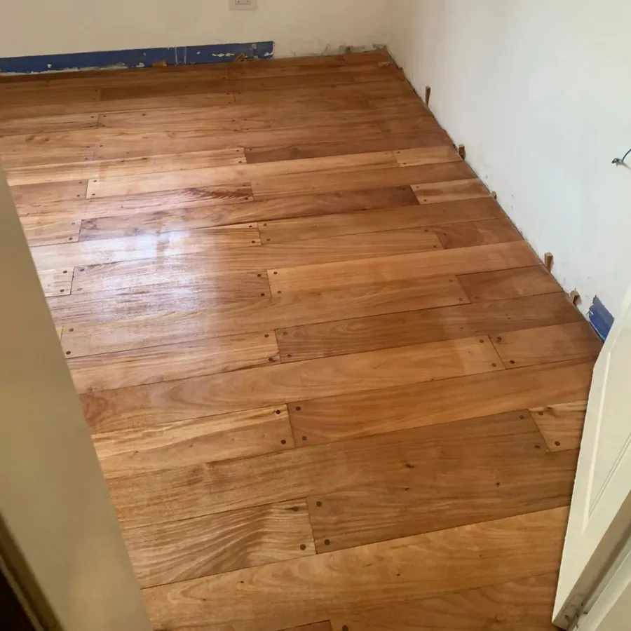 Pulidos de piso de madera e hidrolaqueado