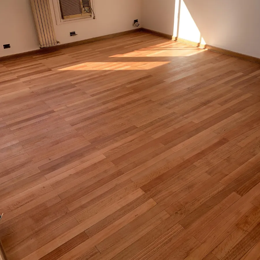Pulido de piso de madera. Hidrolaqueado