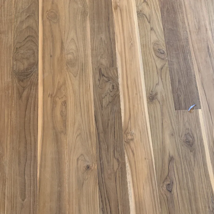 Pulido de piso de madera e hidrolaqueado